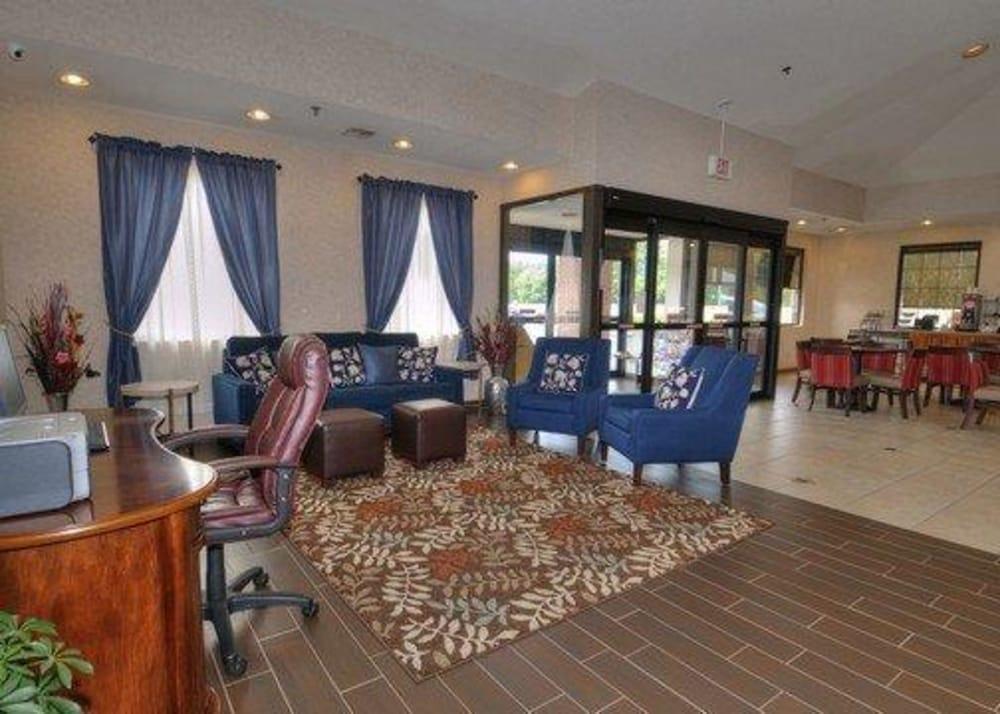 מריון Comfort Inn Near Downtown & Blue Ridge Pkwy מראה חיצוני תמונה